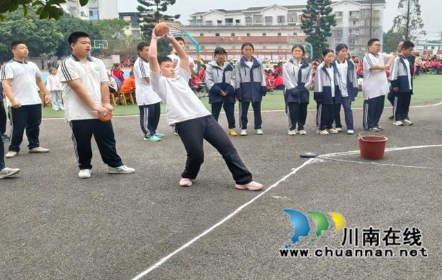 挥洒运动激情,绽放青春风采|泸县天兴镇学校举办第30届秋季田径运动会(图7) 7.jpg