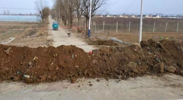 请不要这样封村封路，留个“生命通道”给消防车和救护车！(图2)