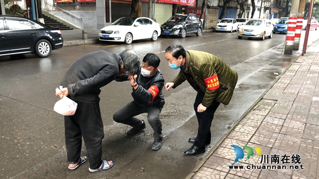 龙马潭区小市街道：全力防控  小区党支部积极发挥作用(图2)