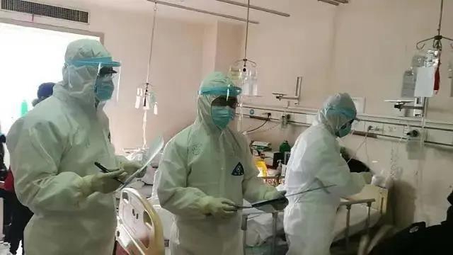 西南医大中医院雷波——周星驰心中的盖世英雄,原来是位内江人!(图4) 西南医大中医院雷波——周星驰心中的盖世英雄,原来是位内江人!(图4)