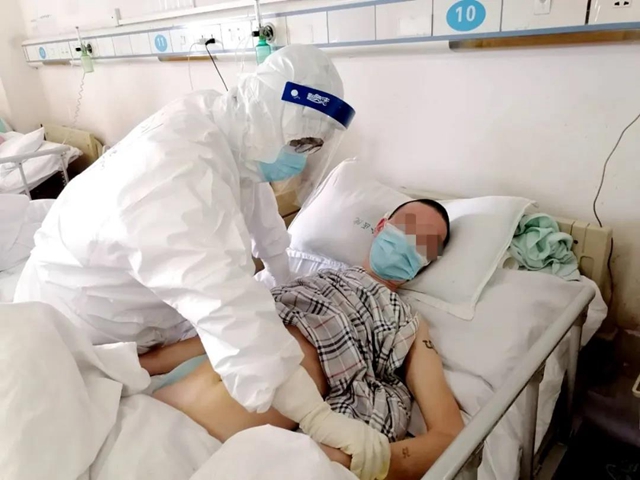 【西南医大中医院驰援武汉】隔离病房里，他们集体练起了“手部操”