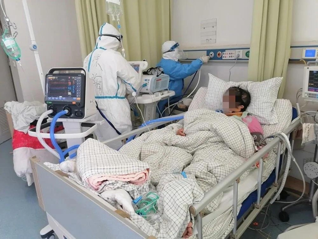 【西南医大附院·人物特写】他将“摆龙门阵”搬进了武汉的隔离病房里(图4)