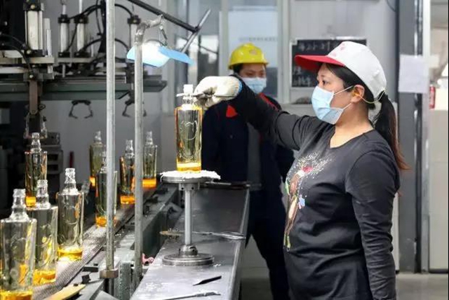 当好“保姆”+“保镖”，江阳全力以“复”(图2)