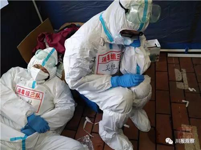 风暴中心的华南海鲜市场！9个四川人进去了！(图3)