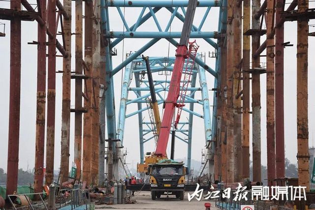 “抢”！28公里川南城际铁路内江段已铺到这里(图2)