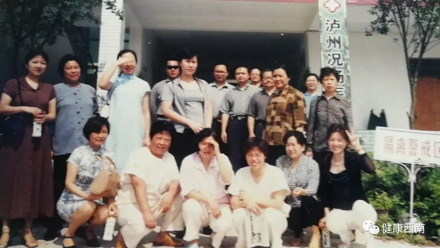 “17年后，我终于成了你”：一对母女医生的抗疫路(图3)