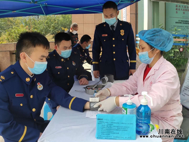 暖心战“疫”|泸州消防员无偿献血 用行动传递爱心