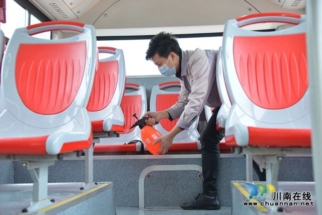 始终高于行业标准执行！泸州公交全力坚持防疫高质量服务