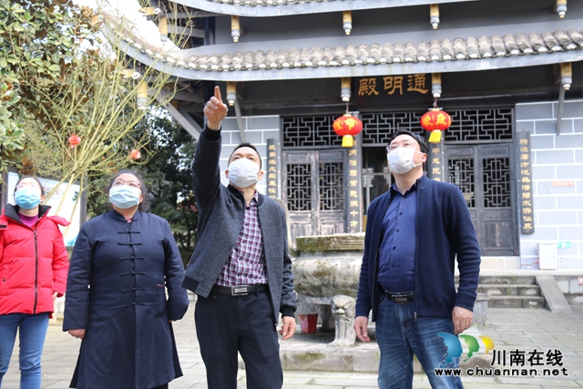 张福荣到泸县百和镇督导宗教场所安全管理及脱贫攻坚工作