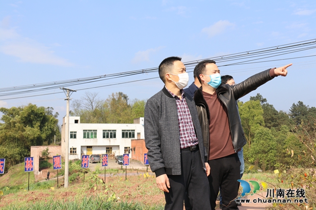 张福荣到泸县百和镇督导宗教场所安全管理及脱贫攻坚工作(图2)