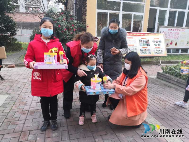 泸县玉蟾街道朝阳社区党委书记陈霞的防疫故事(图7)