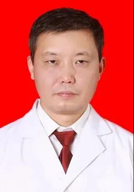 泸州大爷晕倒路边,90后医生跨栏上演生死急救!(图7) 泸州大爷晕倒路边,90后医生跨栏上演生死急救!(图7)