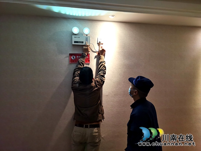 泸州消防:“线上线下”双线作战 坚决打赢复工复产消防保卫战(图12) 泸州消防支队:“线上线下”双线作战 坚决打赢复工复产消防保卫战(图12)