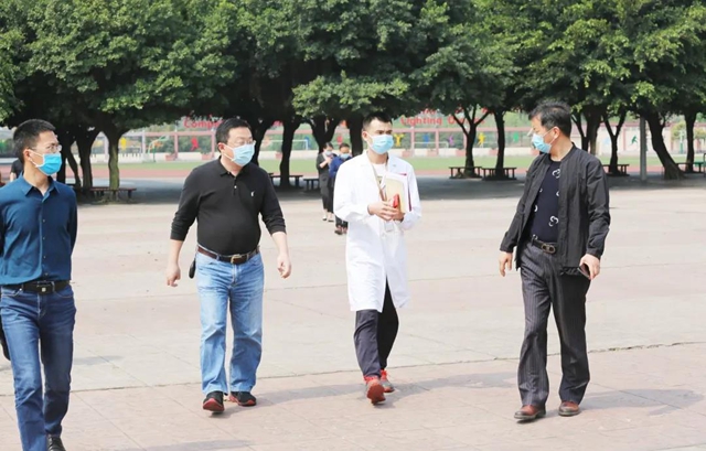 泸县二中外国语实验学校聘任卫生副校长(图10) 泸县二中外国语实验学校聘任卫生副校长(图10)