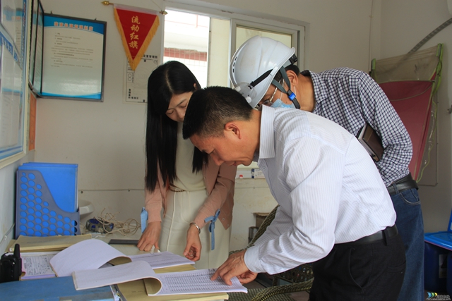 泸县综合行政执法局到云龙镇督导河长制工作