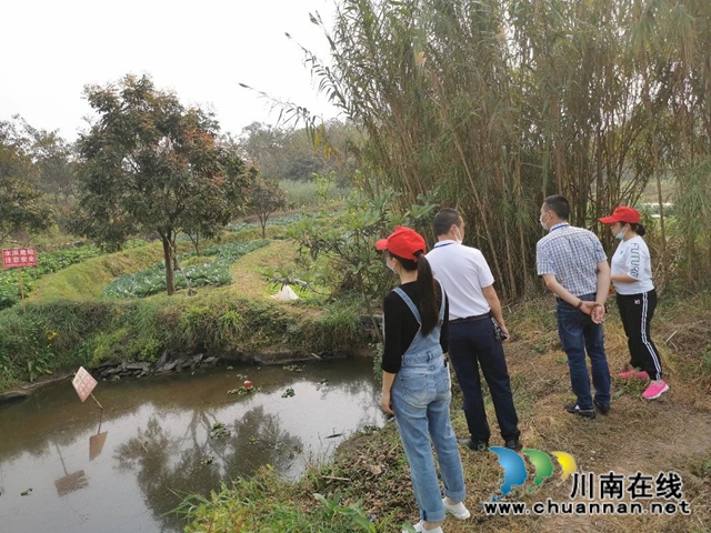 江阳区茜草街道沙坪社区开展汛前涉水安全排查整治工作