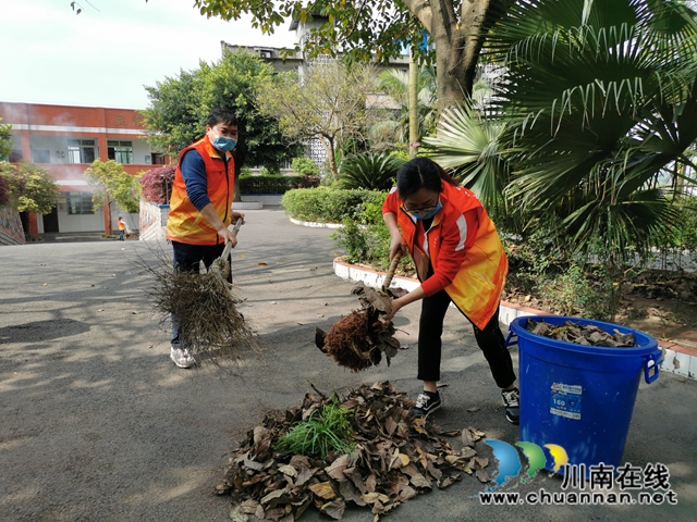 泸县得胜小学党支部开展“我爱我校 党员先行”卫生大扫除活动(图2) 泸县得胜小学党支部开展“我爱我校 党员先行”卫生大扫除活动(图2)
