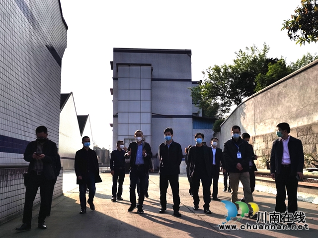 农发行四川省分行到泸县立石镇考察联源酒业发展情况(图3) 农发行四川省分行到泸县立石镇考察联源酒业发展情况(图3)