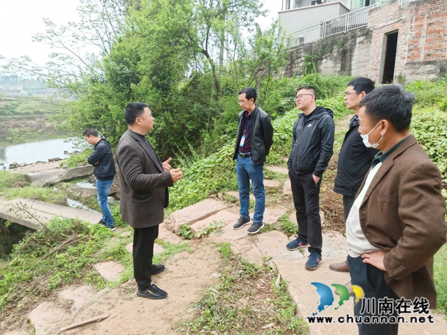 章磊率队督导龙溪河立石段河长制工作(图3) 章磊率队督导龙溪河立石段河长制工作(图3)