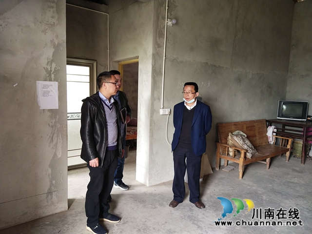 泸县政协副主席郑尚贵到百和镇开展脱贫攻坚工作(图3)