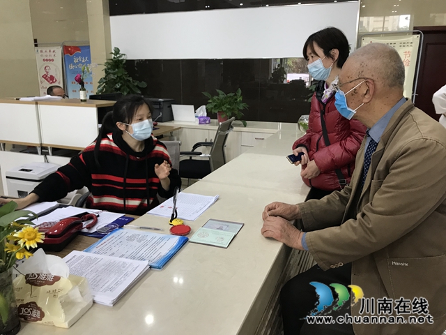 江阳区茜草街道沙坪社区多举措开展高龄津贴认证工作(图2)