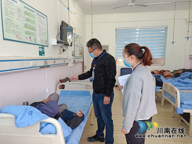 泸县玉蟾街道开展低保提标入户核查工作(图3)