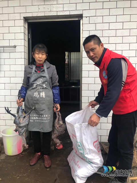 泸县市场监督管理局:精准帮扶 家禽、养殖技术送到家(图2) 泸县市场监督管理局:精准帮扶 家禽、养殖技术送到家(图2)