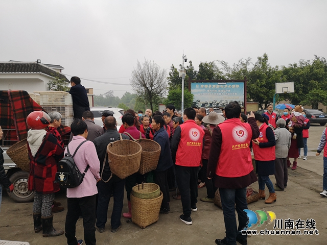 泸县市场监督管理局:精准帮扶 家禽、养殖技术送到家(图3) 泸县市场监督管理局:精准帮扶 家禽、养殖技术送到家(图3)