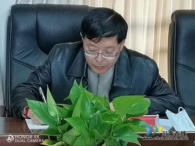 谢兴宏一行调研纳溪区行政审批工作(图2)