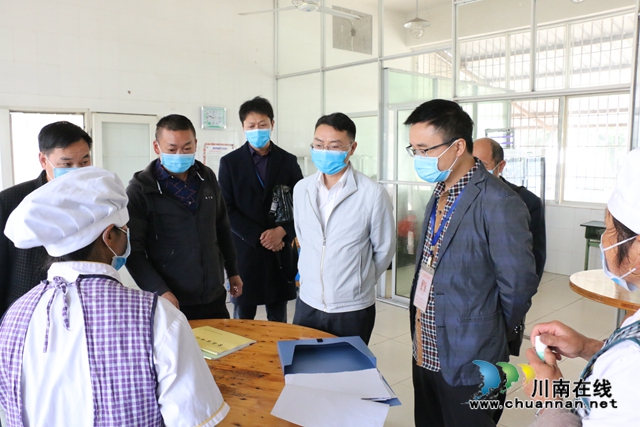 泸县潮河镇开展学校复课安全检查(图2)