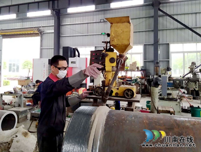 泸县经开区企业党员先锋队复工复产挑大梁