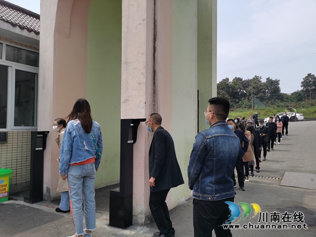 合江县荔江镇中心校开展疫情卫生防控演练