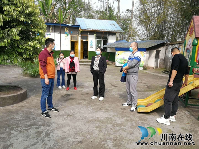 泸县立石镇检查指导学校开学复课准备工作