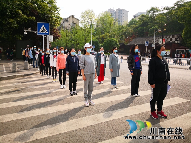 龙马潭区玉带河学校开展新冠肺炎疫情防控开学前演练(图2) 龙马潭区玉带河学校开展新冠肺炎疫情防控开学前演练(图2)