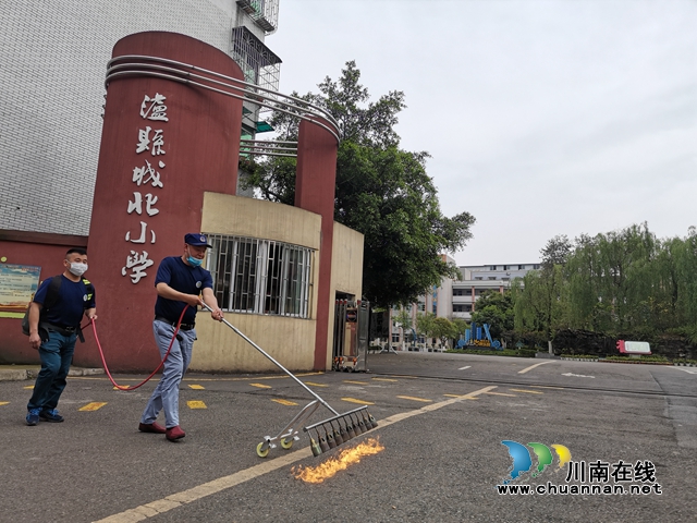 无人机喷雾机消毒机齐上阵！泸县立体式消毒为学校复学保驾护航(图3)