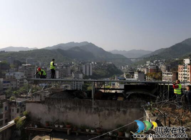 古蔺县综合行政执法局：快速出击 铁腕拆除违法建设