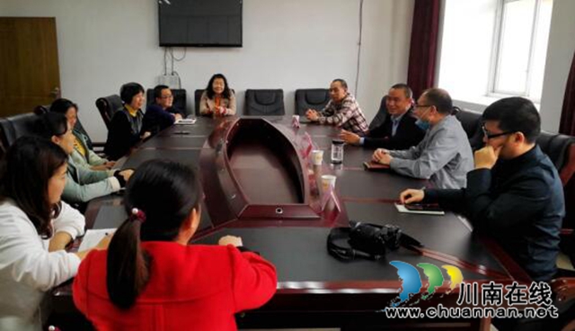 泸州市政协教科卫体委副主任贾纯国到合江县档案馆调研