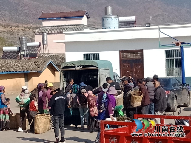 江阳区自然资源和规划分局：春耕不误时，扶贫再加力