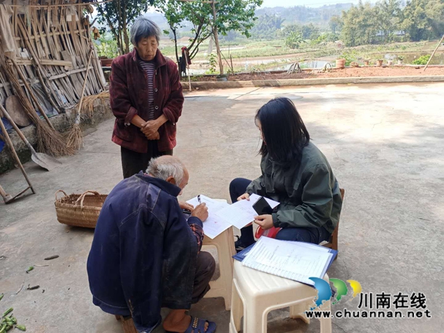 泸县海潮镇全面开展脱贫攻坚入户走访排查工作(图3) 泸县海潮镇全面开展脱贫攻坚入户走访排查工作(图3)