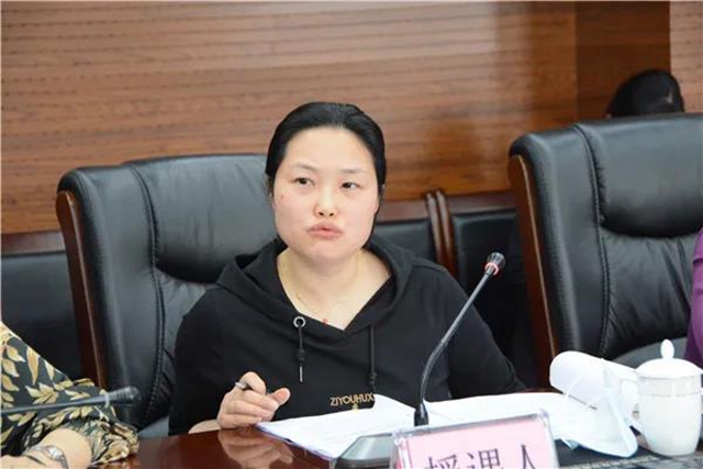 江阳法院“法官沙龙” 讨论学习新民事诉讼证据规定(图8) 江阳法院“法官沙龙” 讨论学习新民事诉讼证据规定(图8)