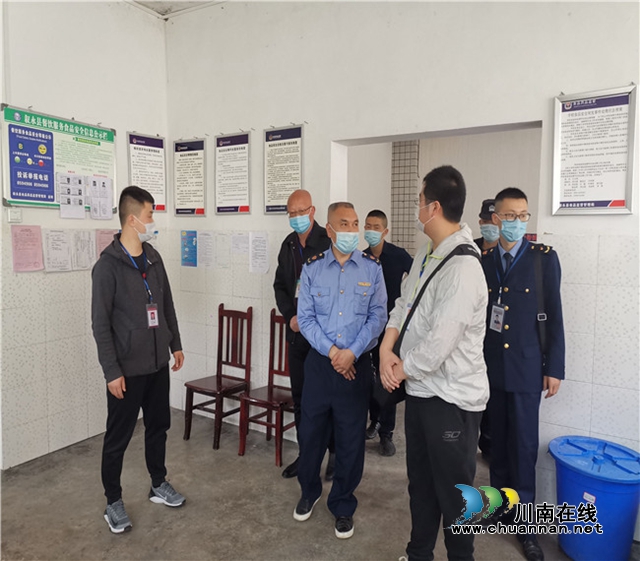 叙永县市场监管局深入向林镇中心校督查学校营养餐工作(图2)