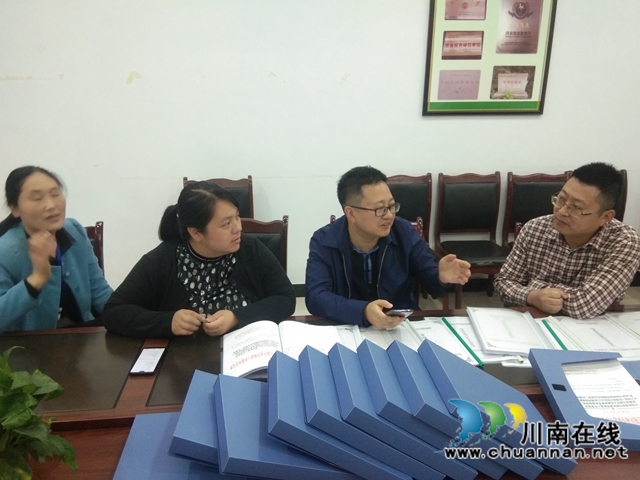 江阳区水务局副局长李进到茜草街道检查防汛工作