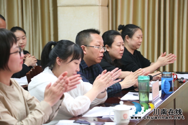 纳溪法院举办“法徽在我心,忠诚铸担当”演讲比赛,看这些青年干警深情pk!(图4) 纳溪法院举办“法徽在我心,忠诚铸担当”演讲比赛,看这些青年干警深情pk!(图4)