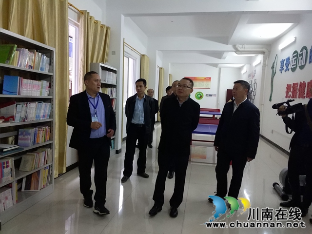 张正平带队到泸县云龙镇调研工会阵地建设工作(图2) 张正平带队到泸县云龙镇调研工会阵地建设工作(图2)