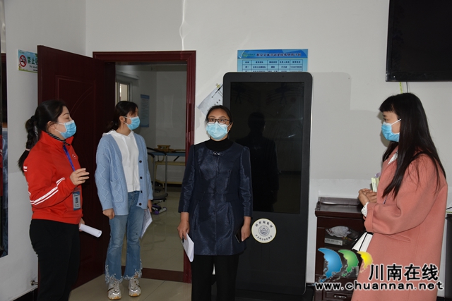 泸县县委宣传部到玉蟾街道督查幸福美丽新村（社区）文化院坝建设工作(图3)