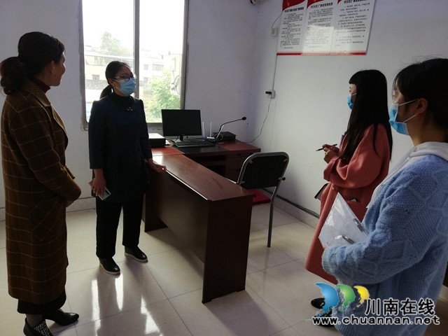 泸县县委宣传部到玉蟾街道督查幸福美丽新村(社区)文化院坝建设工作(图4) 泸县县委宣传部到玉蟾街道督查幸福美丽新村(社区)文化院坝建设工作(图4)