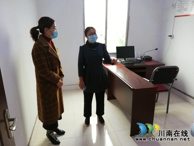 泸县县委宣传部到玉蟾街道督查幸福美丽新村(社区)文化院坝建设工作(图5) 泸县县委宣传部到玉蟾街道督查幸福美丽新村(社区)文化院坝建设工作(图5)