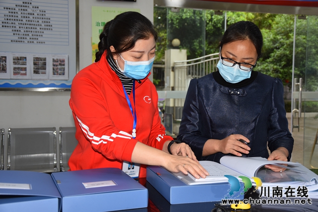 泸县县委宣传部到玉蟾街道督查幸福美丽新村（社区）文化院坝建设工作