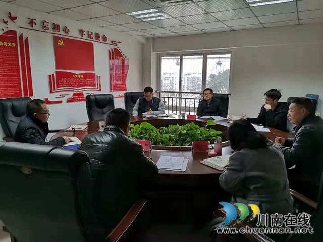 纳溪区行政审批局：着眼窗口建设新发展  启动便民利企新引擎