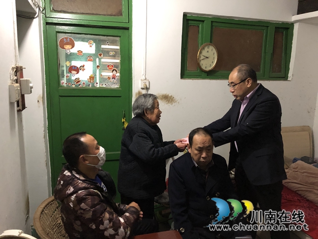 刘泽军到江阳区北城街道走访慰问受困难群众